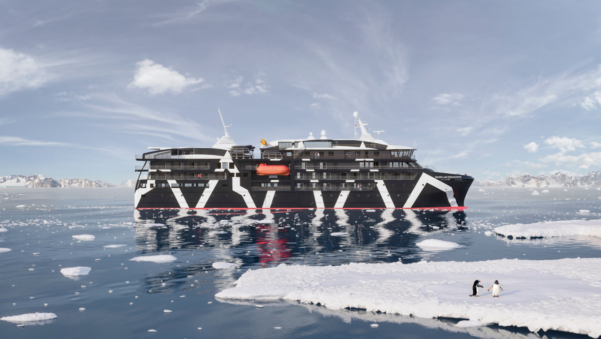 MN Magellan Discoverer