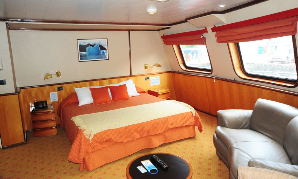 Cabina Doble Suite Master con ventana 402 - Cubierta Olympo