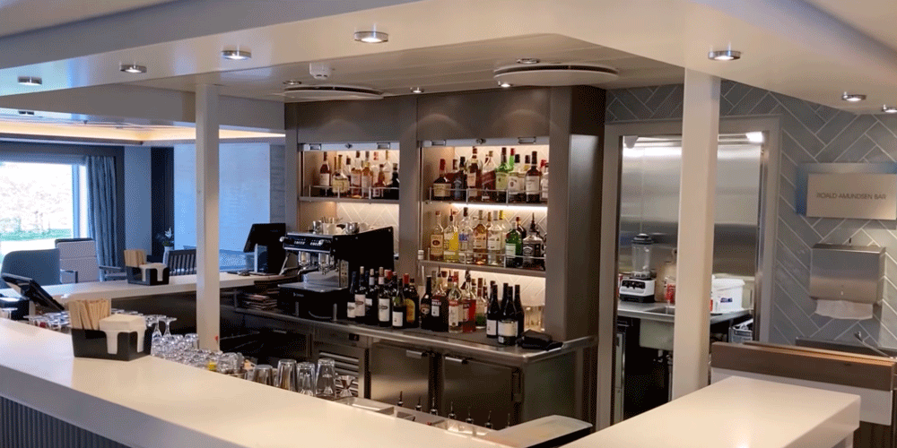Bar Lounge - Deck 6: Sassuma Arnaa Deck