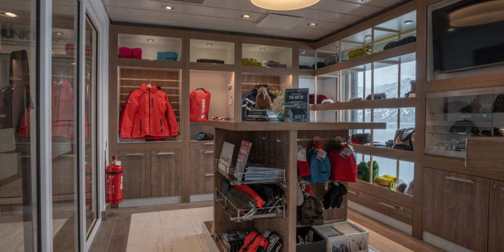 Albatros Ocean Boutique - Deck 6: Sassuma Arnaa Deck
