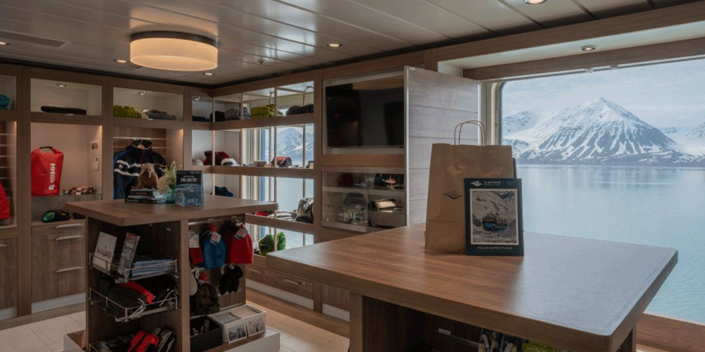 Albatros Ocean Boutique - Deck 6: Sassuma Arnaa Deck