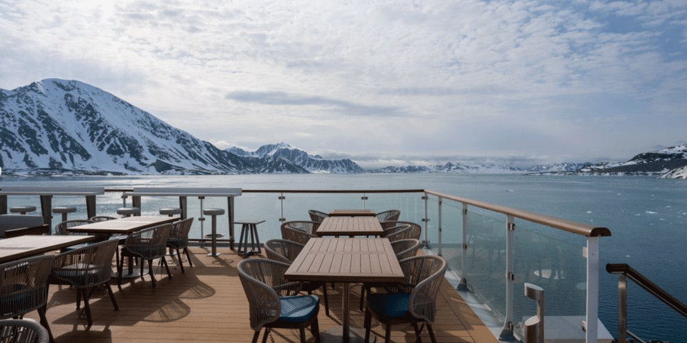 Cubierta BBQ - Deck 8: Arnarulunnguaq Deck