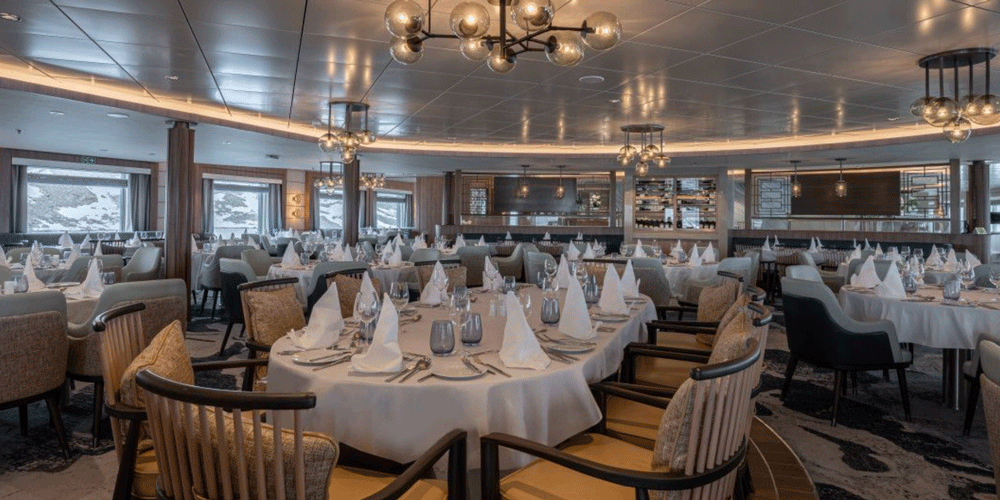 Restaurant Jens Munsk - Deck 6: Sassuma Arnaa Deck 