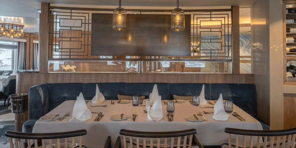 Restaurant Jens Munsk - Deck 6: Sassuma Arnaa Deck