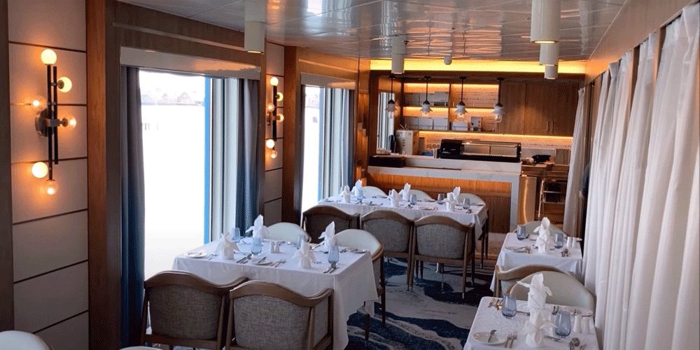 Restaurant Jens Munsk - Deck 6: Sassuma Arnaa Deck 