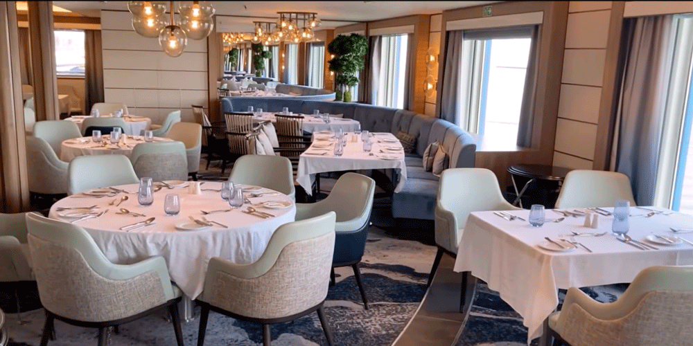 Restaurant Jens Munsk - Deck 6: Sassuma Arnaa Deck 