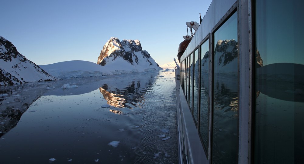 M/V Ocean Nova